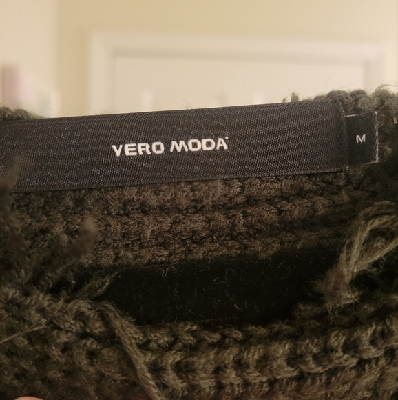 Vero Moda Shoulder Sweater - Picture 2 of 2